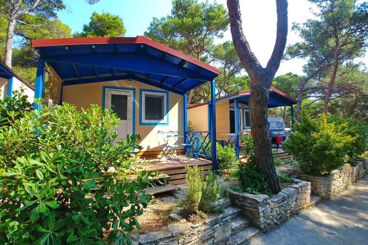 Apartment Mobile Home- Fish Huts And Orange Huts Premantura