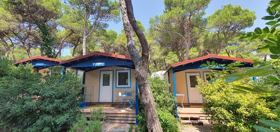 Mobile Home- Fish Huts And Orange Huts *